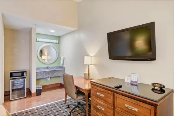Savannah Garden Hotel 6