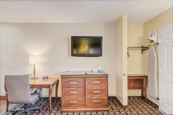 Savannah Garden Hotel 8