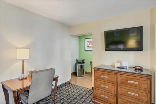 Savannah Garden Hotel 9